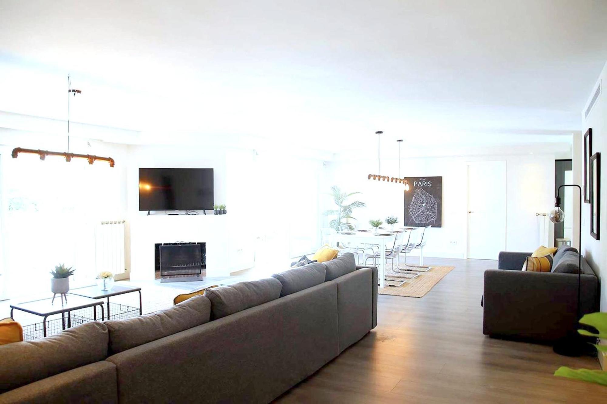 Welcoming Chalet In With Pool And Air Conditioning Chalet Marbella