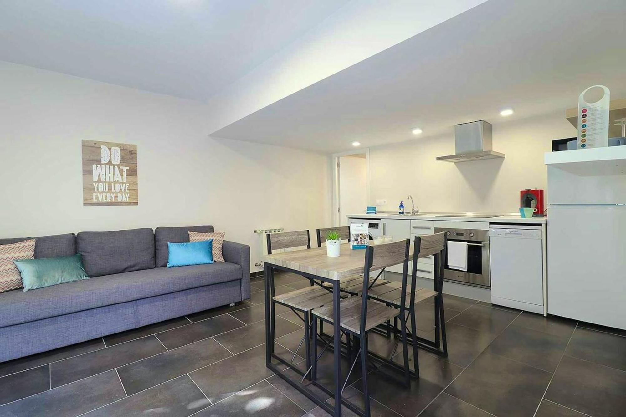 Welcoming Chalet In With Pool And Air Conditioning *