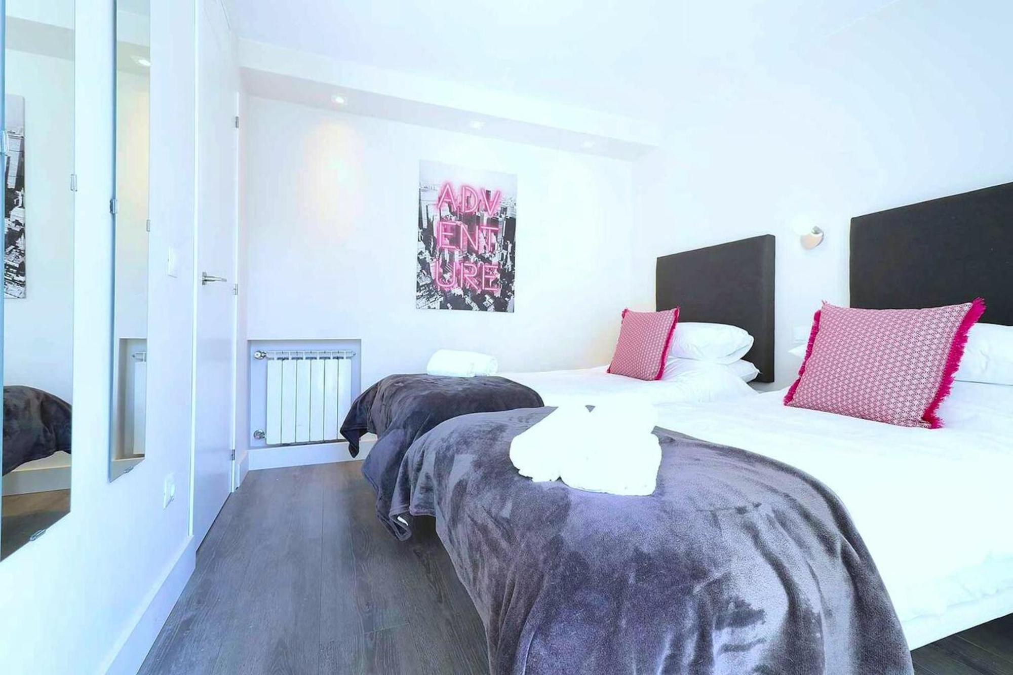 Welcoming Chalet In With Pool And Air Conditioning Chalet *