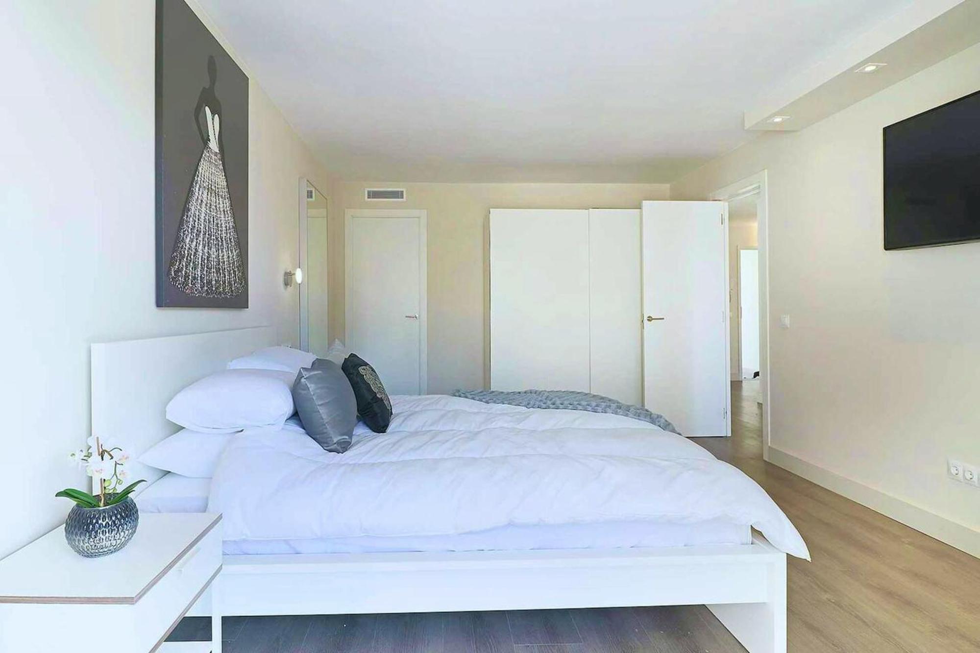 Chalet Welcoming Chalet In With Pool And Air Conditioning *