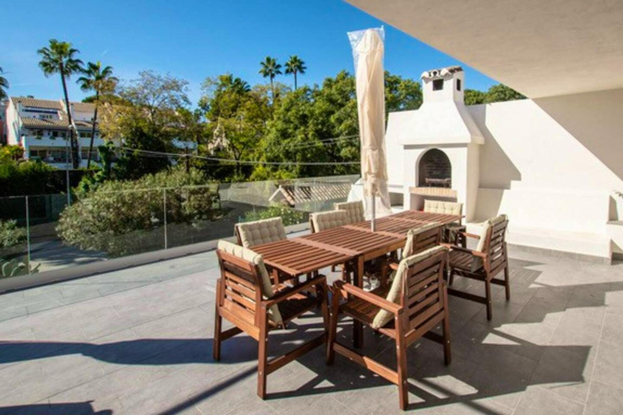 Chalet Welcoming Chalet In With Pool And Air Conditioning Marbella