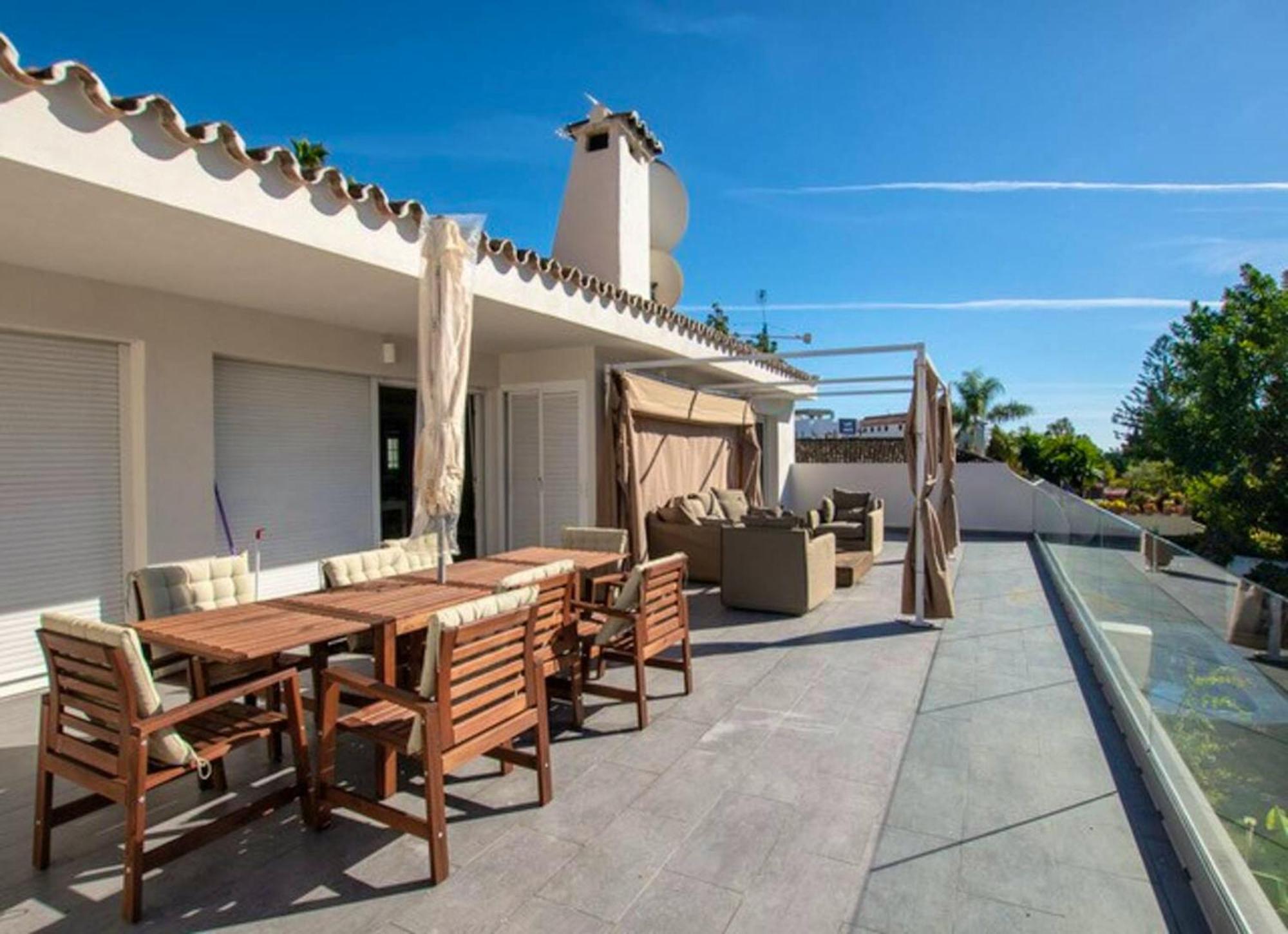 Chalet Welcoming Chalet In With Pool And Air Conditioning *