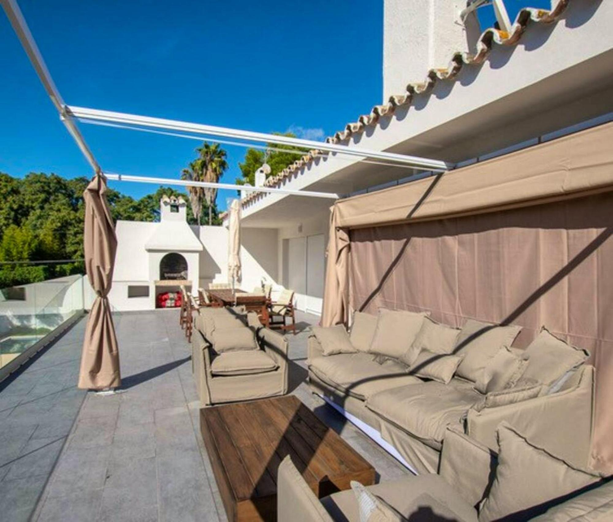 Chalet Welcoming Chalet In With Pool And Air Conditioning