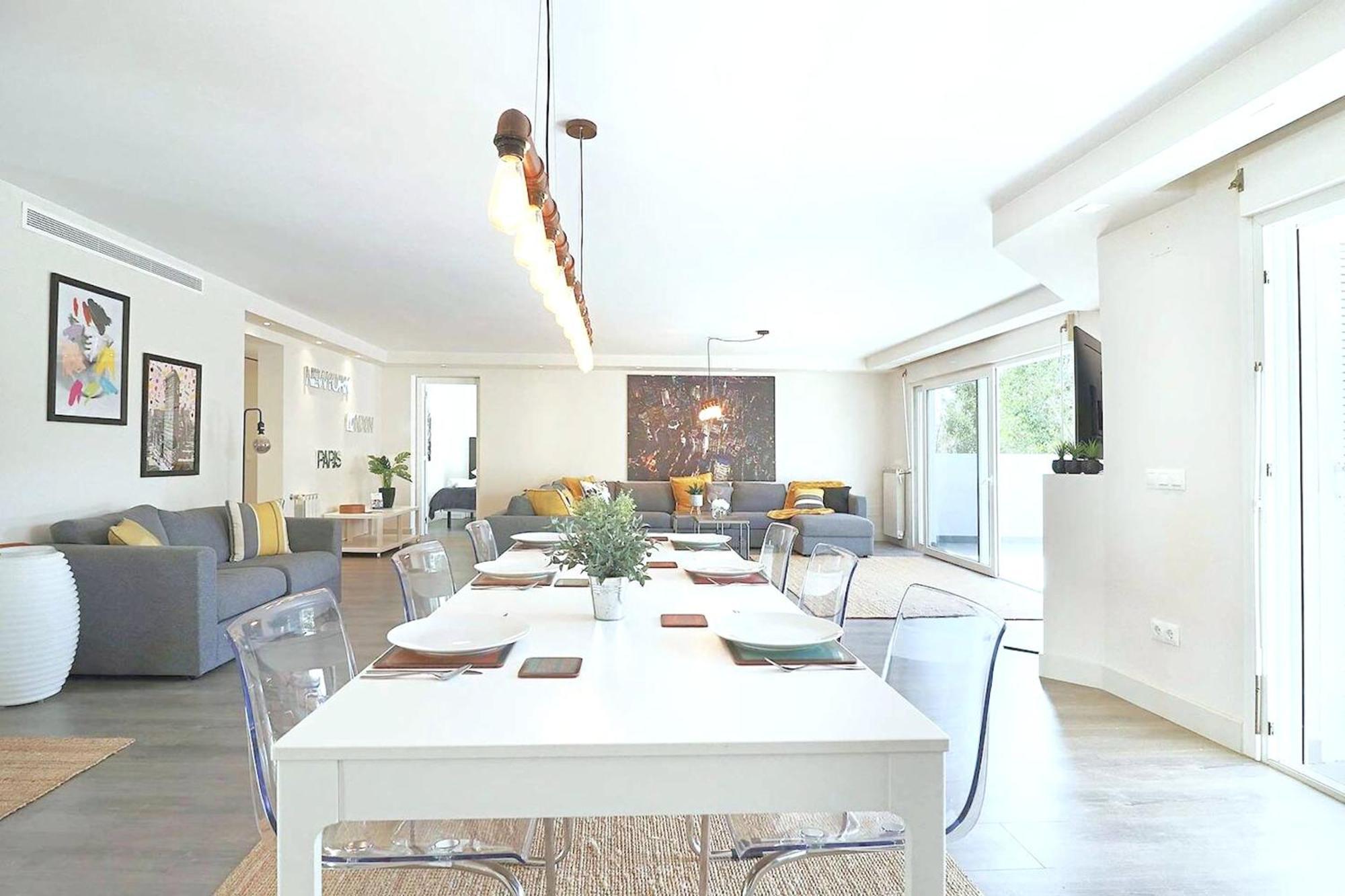 Chalet Welcoming Chalet In With Pool And Air Conditioning *