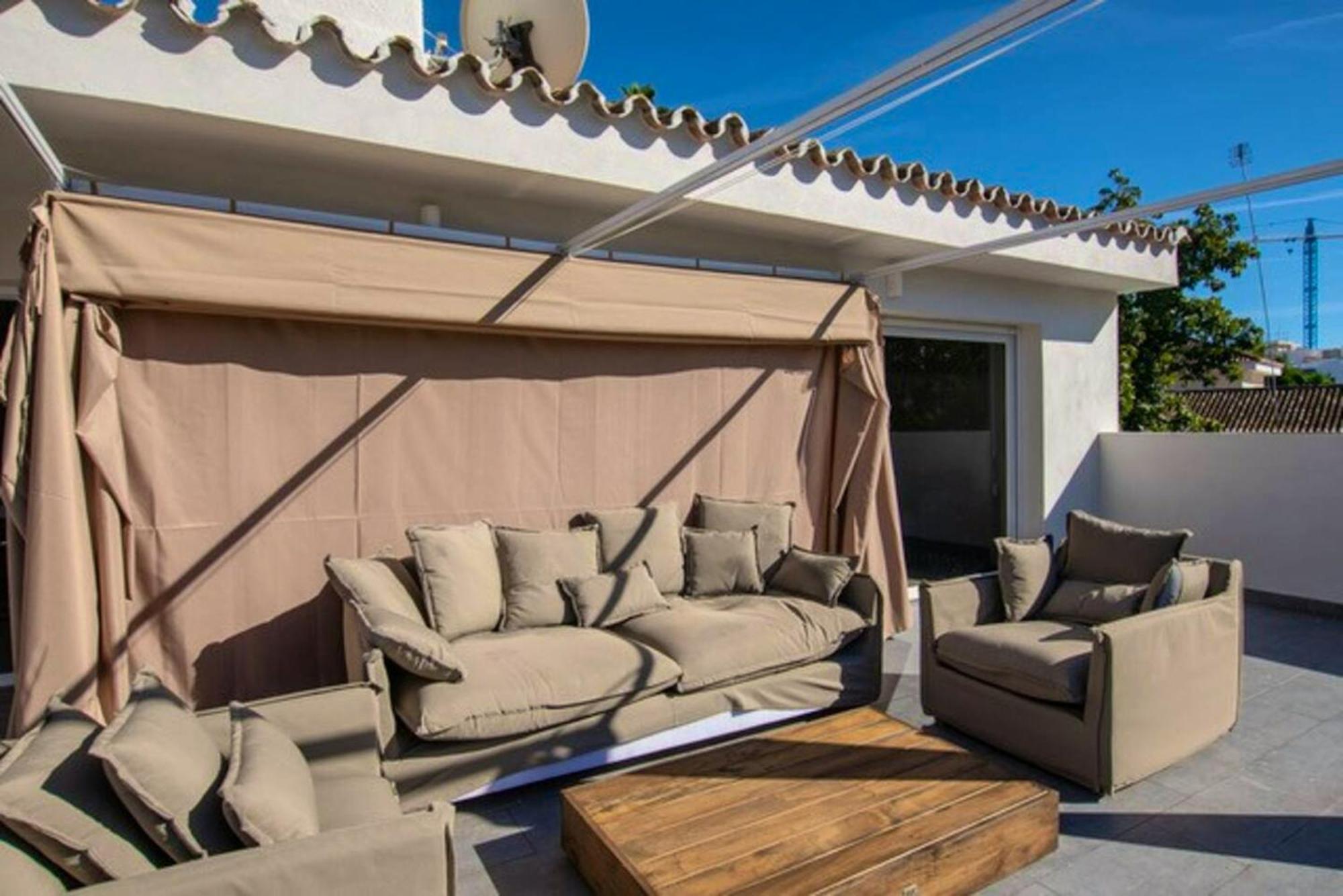 Welcoming Chalet In With Pool And Air Conditioning Chalet *